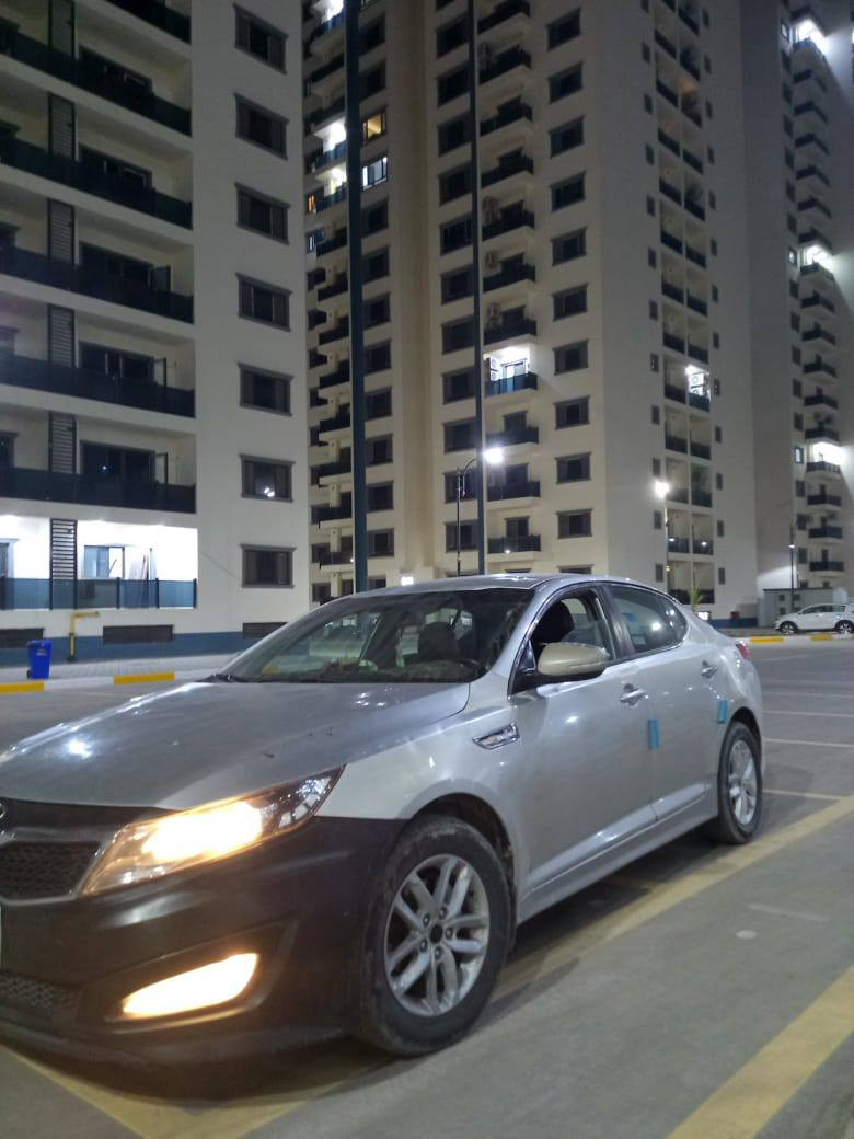 سلام عليكم كيا اوبتيما 2011لون رصاصي بيها جراد وبعض الملاحظات رقمهة انبار انكليزي محرك 2400دوش رقمي *********** السعر 86 بيها مجال قليل كير محرك مكفول
