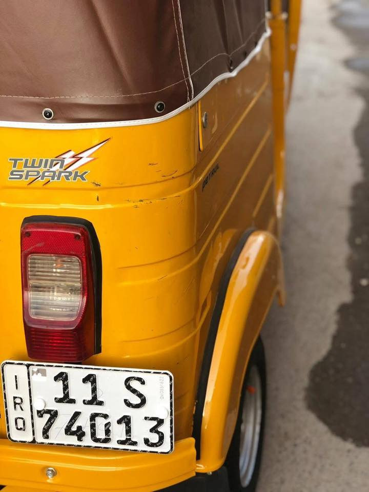 سلام عليكم تكتك البيع موديل 2020بيه بس دوس ونقصه كهربائيات بس سعره سته وبيه مجال الو ما محتاز ما ابيع رقم الهاتف ٠٧٧٢ ٣٣٧ ٦٤٧٠ مكان بغداد
