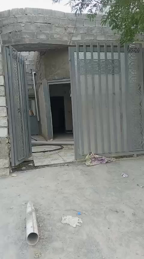 مشتمل للبيع دوانم المعمل مساحه 100متر خلف مولدات شعيب على الجهه اليمين سعره مناسب للعائله ذات الدخل المحدود للاتصال ***********
