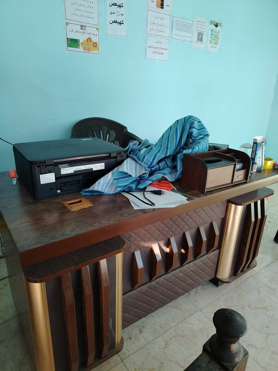 لبيع ميز مكتبي جديد
مستعمل فقط شهرين عرض متر و٤٠
***********
