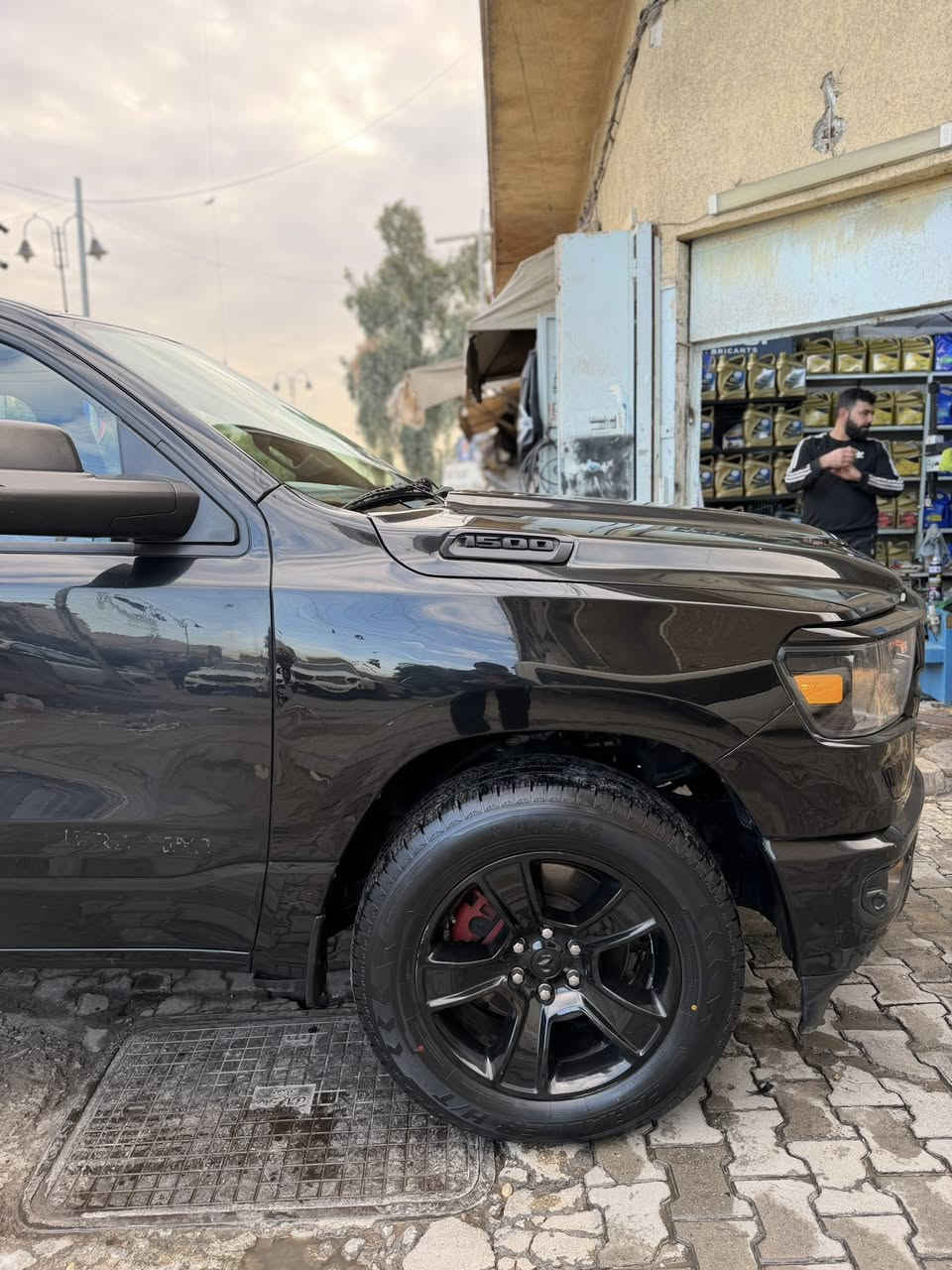 دوج رام بك هـورن ( 2021 )
- ممشى 63 الف ميـل 
وارد اميركــي : جاملـغ وبنيـد وربع الباب صبغ 
( بدون دواخل ) ( ايرباك طاك ) 
السعر : 27.000$ - ٢٧٠ ورقة مجال بسيط
***********
بغداد الكاظمية
