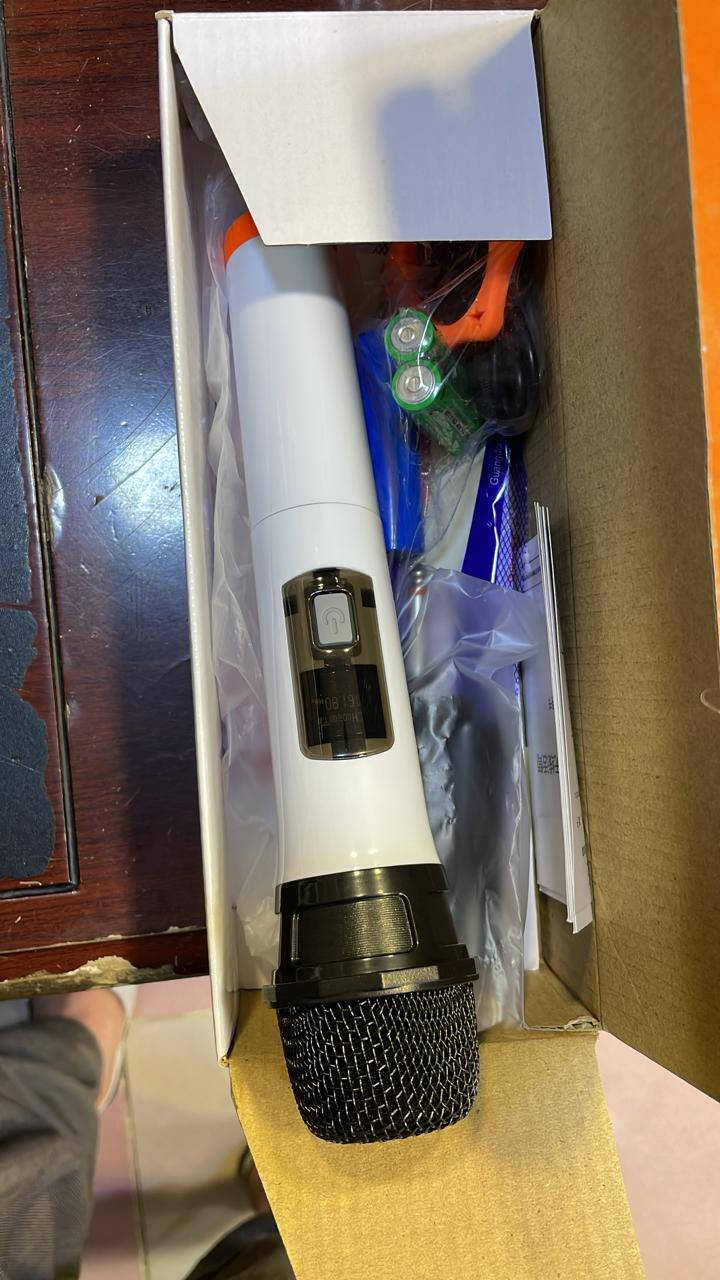 وصول واير مايك طول 10 متر بسعر 10 الف دينار 
واير مايك الاصلي طول عشرة متر السعر 20 الف 
ستاند مايك عرض خاص السعر 15 الف 
قاعدة مايك السعر 3000 ثلاثة الف دينار 
مايك لاسلكي السعر 20 الف 
ستاند سماعة سعر الزوج 50 الف
خدمة توصيل لكل محافظات العراق خمسة 
واتساب ***********
