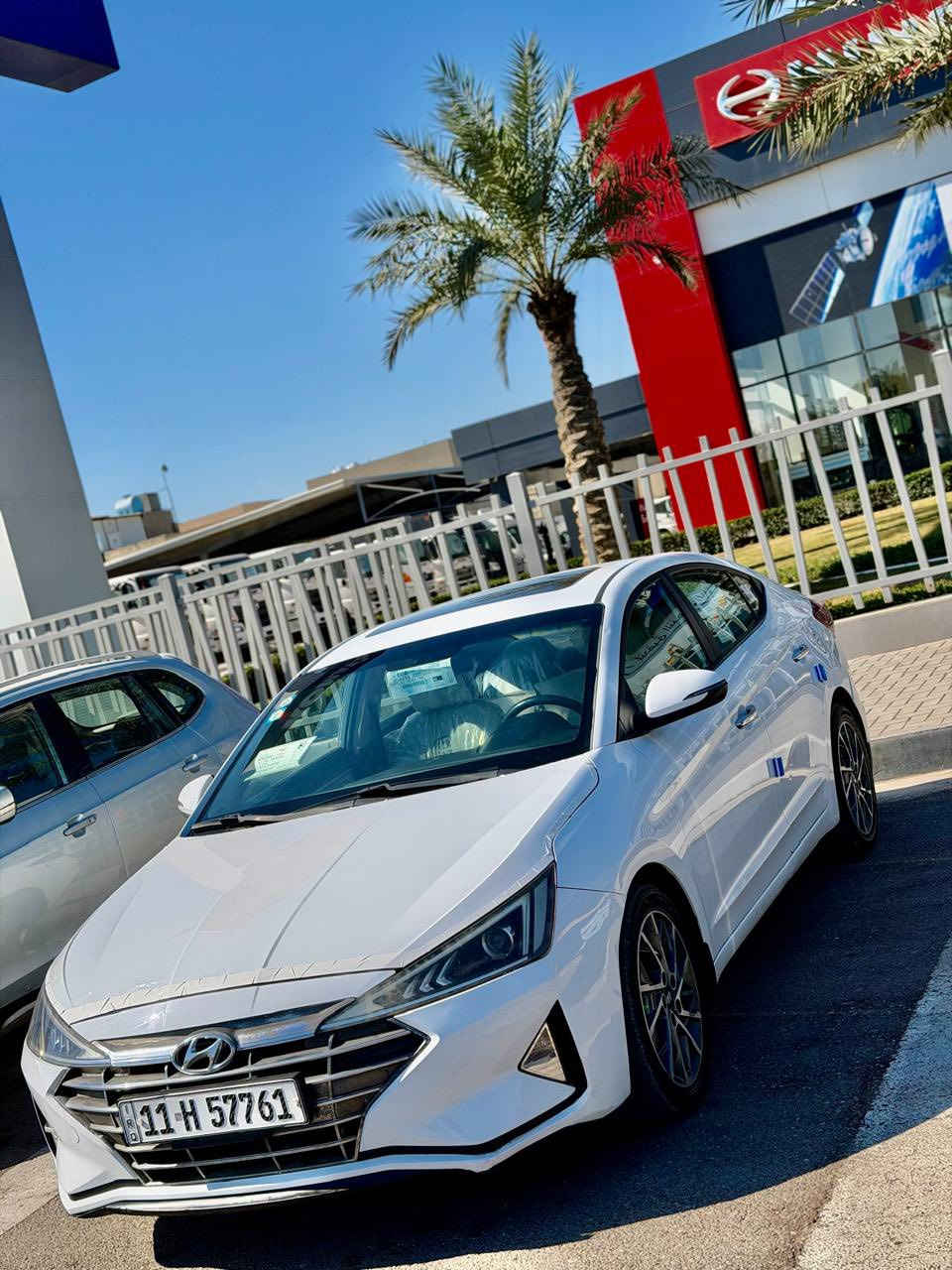 السلام عليكم بيع او مراوس
الانتره موديل 2020 ماشيه 100 الف بيهة شويه بل داير جاملغ الخلفي صبغ فقط فول مواصفات 
سعر 154 وبيهة مجال 
عنواني
بغداد الوسفيه ***********
