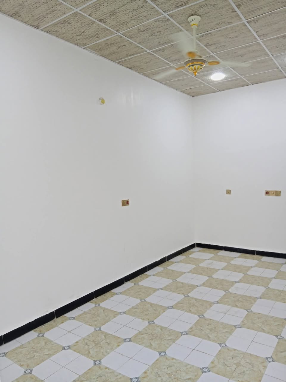 السلام عليكم بيت لبيع المساحه 100متر العنوان شارع المطار شارع حاتم الخير نهايه  المقرنص للاستفسار الاتصال ‏‪***********‬‏
