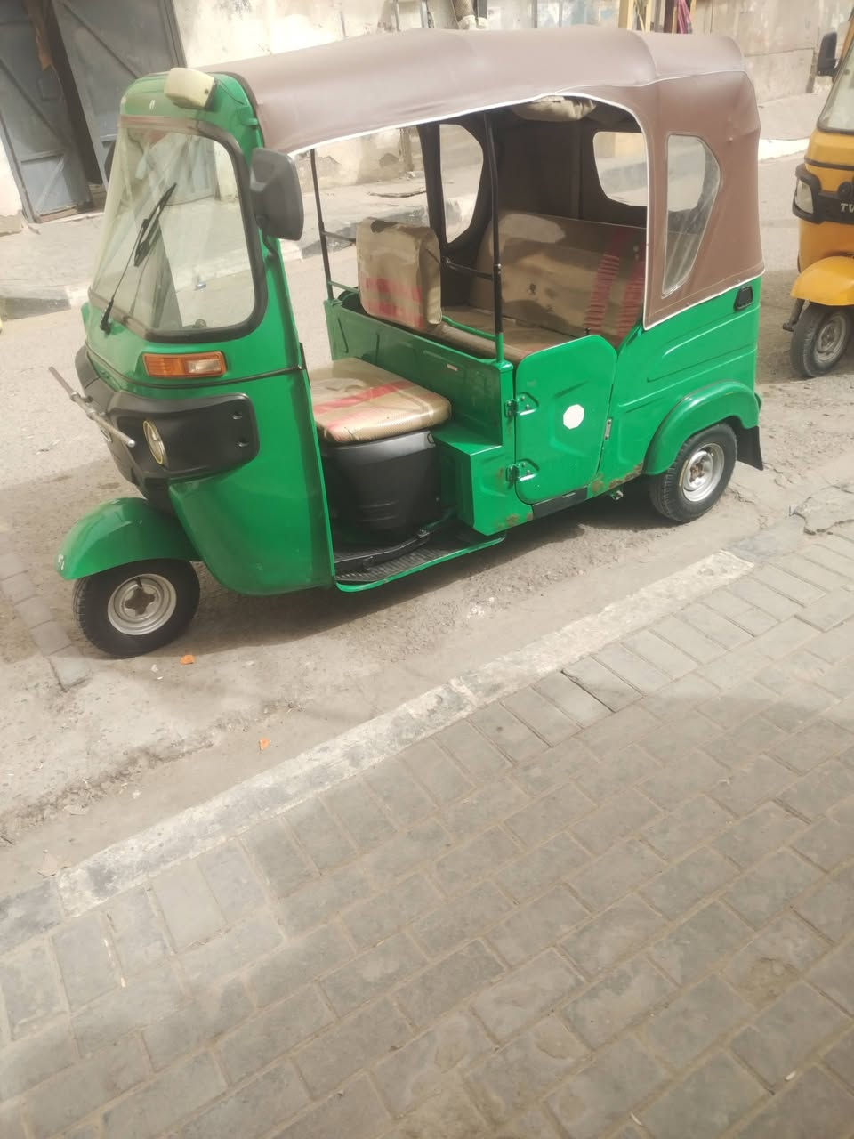 تكتك كفاله عامه عده الخياس قليل موديل 22تكتك سنويه ورقم كامله سعر ٨وربع رقم ***********
