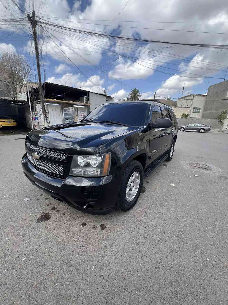 السلام عليكم بيع فقط بدون مراوس 
تاهو ادوات بدون كص كفالة من الكص يعني تكدر ترقمها
موديل ٢٠٠٩ اسود اللون السيارة كاملة مكملة بدون اي نقص السيارة lt تشغيل عن بعد تضليل امريكي اصلي ١٠٠٪؜ 
تخم تاير جديد السيارة كاملة مكملة بدون اي نقص ربع متصرف عليها السعر ٨٥$ وبيها مجال مكان السيارة بغداد 
رقم /***********
