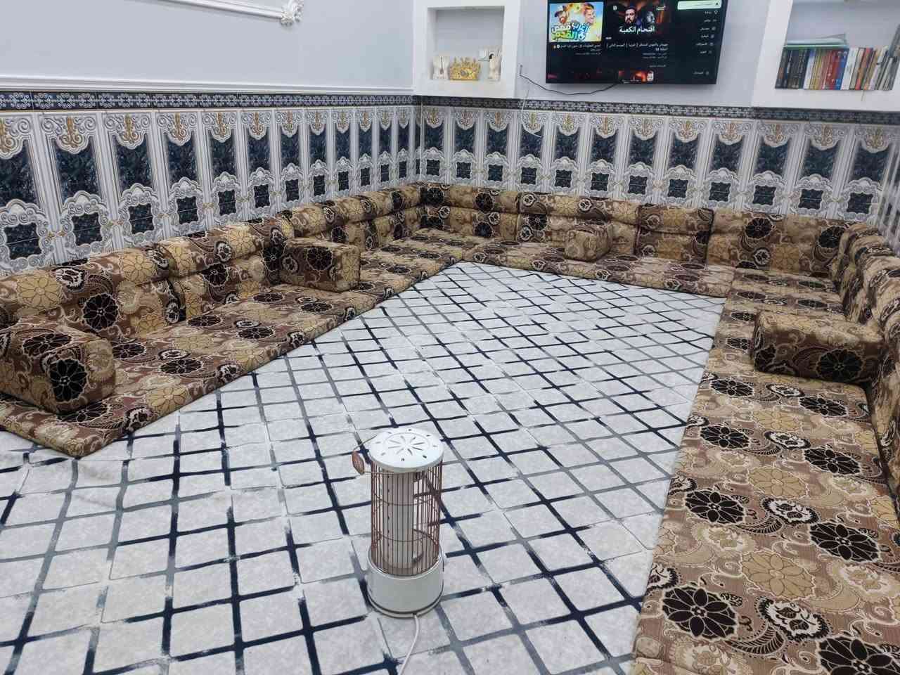 جلسه عربيه للبيع السعر.  250. العنوان البصرة الحيانيه شارع الطاك قرب صيدليه حيدر  ***********
