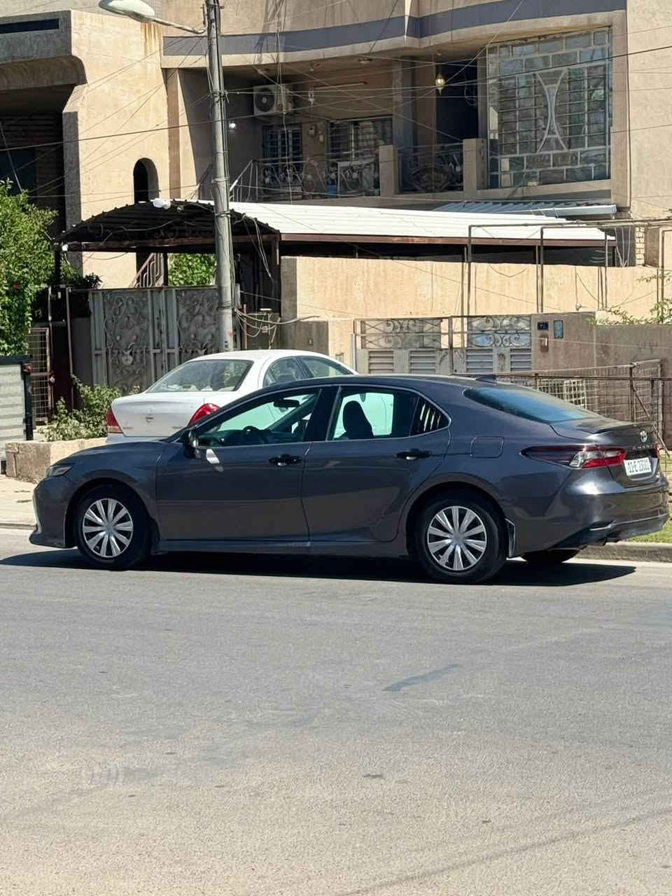 السلام عليكم بلاش بلاش جوه السوك
للبيع كامري مديل 2022🚘🚘
مواصفات le هايبرد +ب بانزين 
فول تحكم ستيرن 
شاشة جبيره كامره دواره 
كار بلي 
رادار امامي 
رادار خلفي 
حساس امامي 
حساس خلفي 
بصمه تشغيل 
بصمه بيبان
ماشيه 90 الف 
كير مكينه خير من الله 
صدر امامي خلفي خير من الله 
تبريد ثلج 
تخم تاير جديد باتري جديد
ادامه سيرفس كامله
رقم بغداد مشروع وطني تحويل ثاني يوم 
حادث جاملغ وبنيد وربع جاملغ خلفي والباقي مكفول 
السعر 148 ورقه بلاش بلاش وبيها مجال للطيبين عنواني بغداد العامريه 
***********
