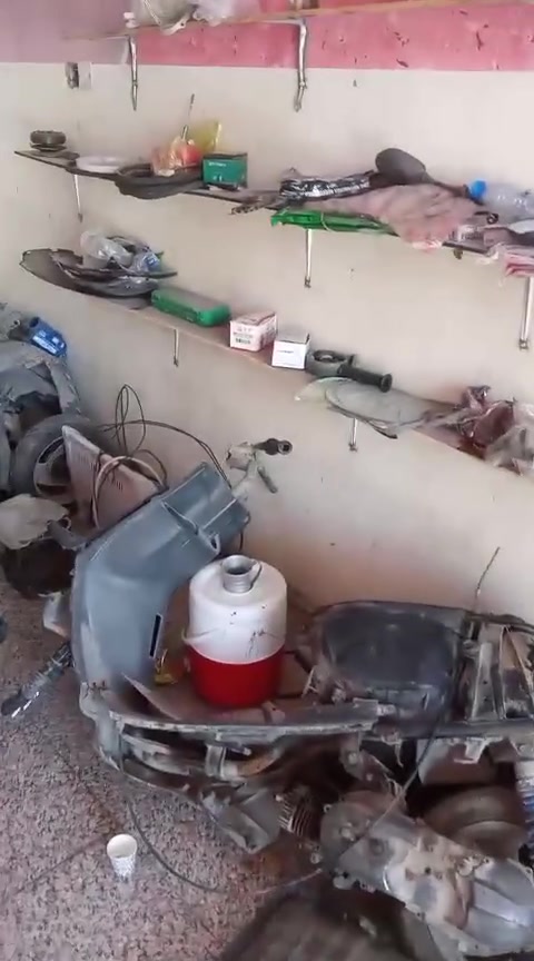 محل للبيع  صاله 7 أشعر من فاتحه عنوانه بوبيات عمود اربعه وسبعين اجاره 150 السعر مليون ونص رقم الهاتف ***********
