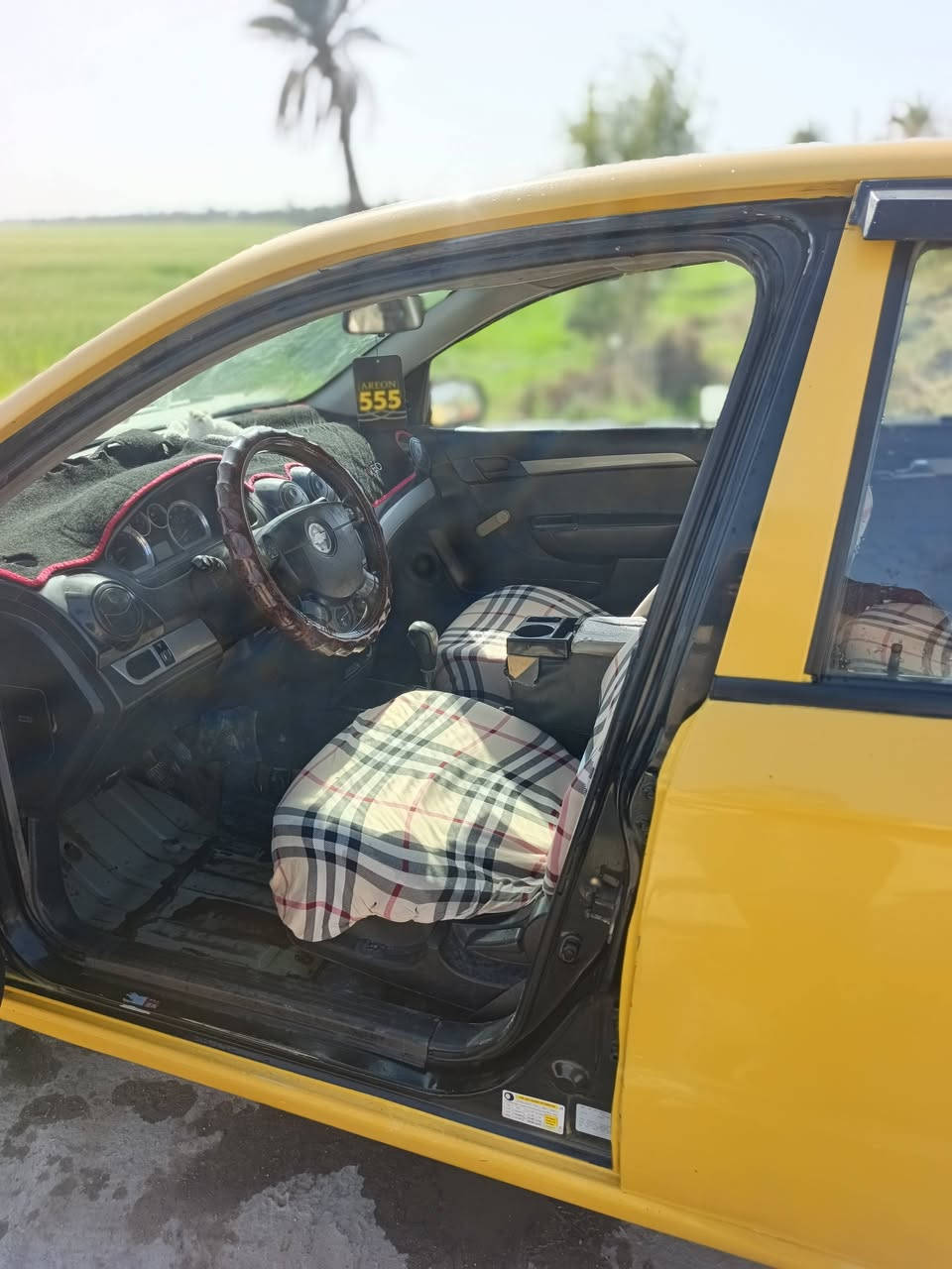 سلام عليكم افيو للبيع رقم نجف مصفره هيه او غرامات مديل ثمانيه مكينه مسكر الف او ستميه او كير لك تخم تاير جديد بس نقصه لتبريد مايشتغل لسعر ٤٢  او بيه مجال  ***********
