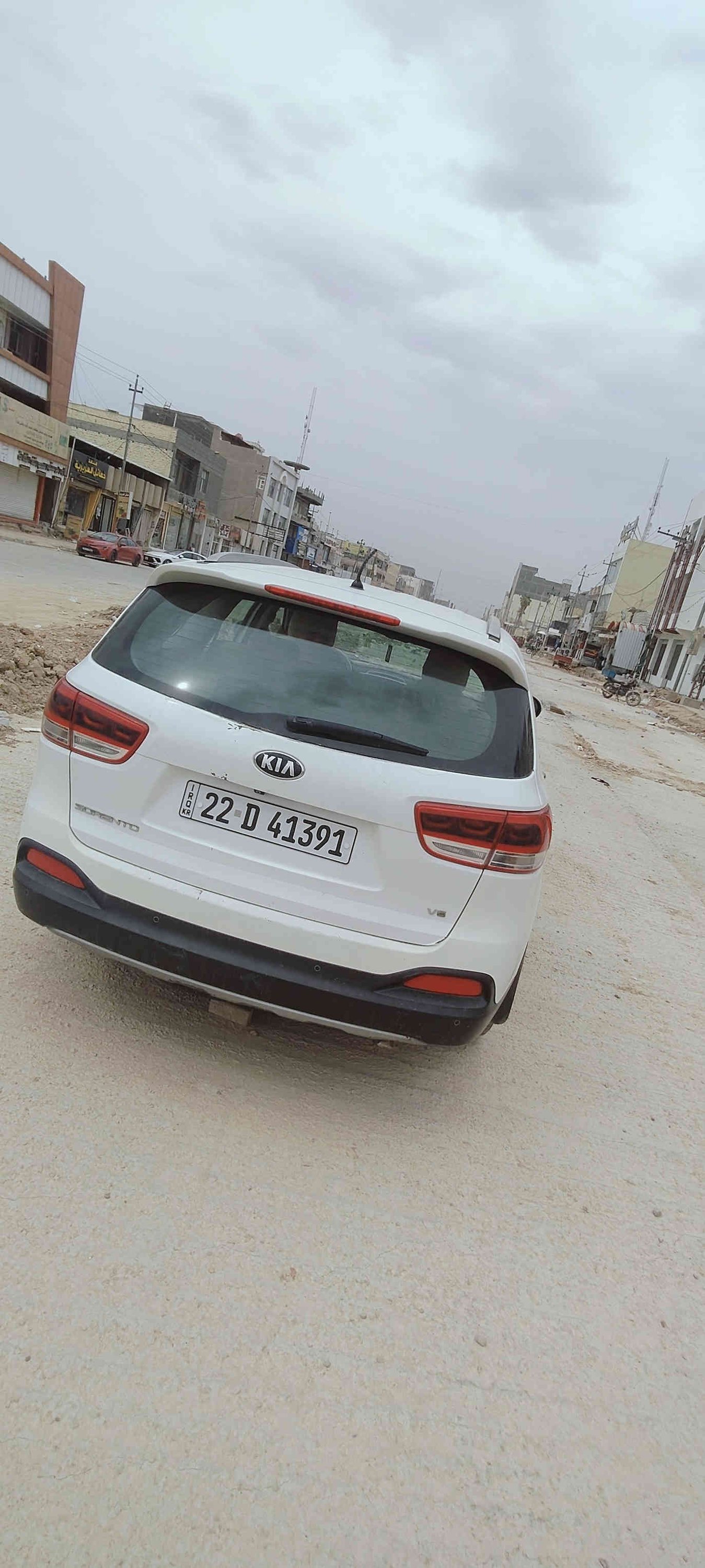 سلام عليكم 
سيارة كيه سورنتوا 7راكب موديل 2017 
محرك 6 سلندر ماشيه107كيلو سنوية مجددة وباسمي يوجد بارد في الجنطة السعر 230 وبي مجال وهذا رقمي 
***********
