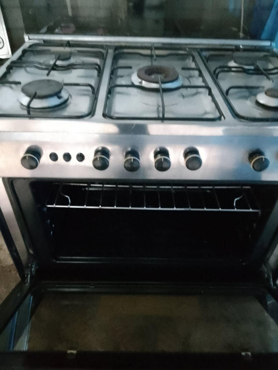 165 الف ...بيع او معارض ...
طباخ فريش مصري ستيل 
عيون وفرونه شرط التشغيل جدا نظيف نظام الفرن خطين 
نظام بوري 
السعر 165 الف 
للبيع او معارض مع طباخات تعبانه والفرق حسب الإتفاق والقناعه 
يارمجه الشـــرقيه الاولى 
*********** واتساب واتصال 

*********** اتصال موصل, نينوى
