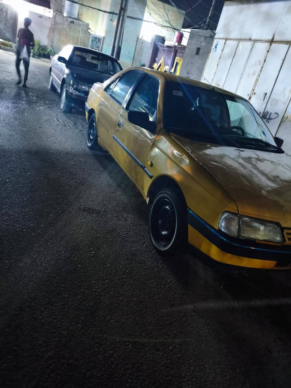 السلام عليكم للبيع بيجو 405مديل 12بسمي مصفره هيه وخرامات تأخذ صافي الك يمي بصمه مكان نجف سعر 22وبيهه مجال اليخذه ربع ميضب عليه كامله جاهزه كبل الشارع مال كاسب متواجد وتساب ***********
