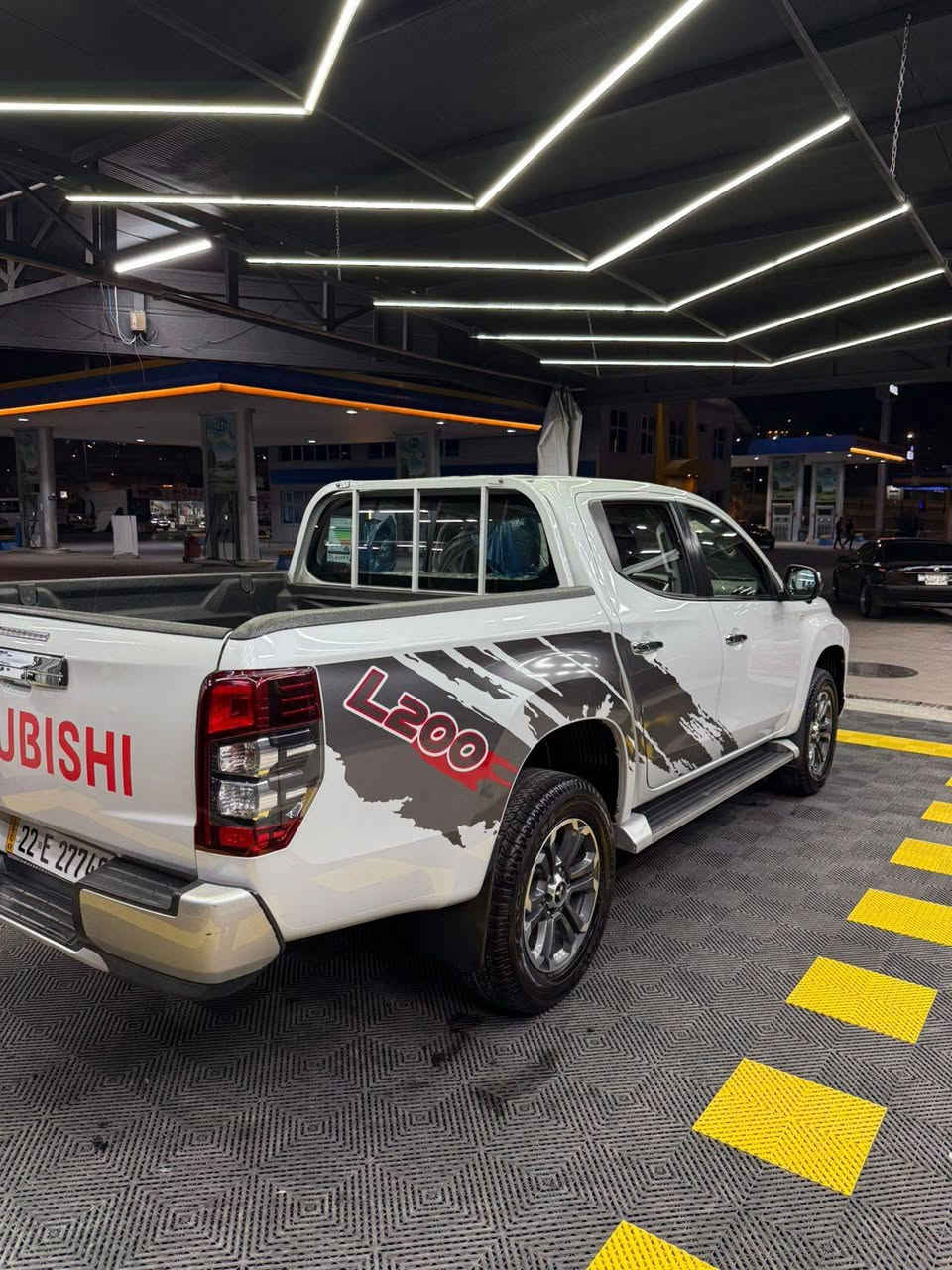 أسلام وعليكم
مستبوشي  L200  كاز  2023
كير اتوماتيك   
محرك ابشرط لأصرف لانفخ لا دخان اسود
ماشيه 60الف 
كامرات 5. 360 درجه 
عنوان. دهوك.  ترهم. مرواس حسب قناعه
*********** واتساب.
