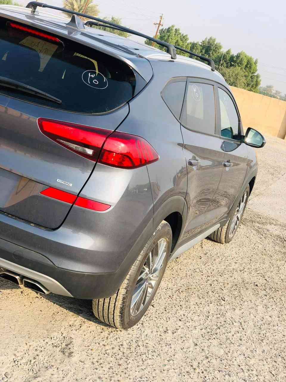 توسان موديل 21 ماشية 36فول موصفات ماعدة الفتحة حادثة بنيد وراجع نفسة
***********
