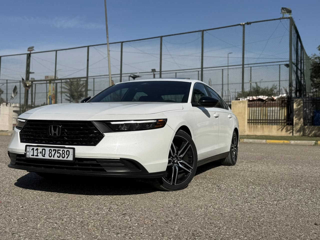 بسم الله الرحمن الرحيم
للبيع
هوندا اكورد 2023 هايبرد سبورت 
مواصفات السبورت معروفه 
السيارة بدون  صبغ 
بدون ايرباك 
حادث جاملغ خلفي فقط وراجع بارد 
ماشية 47 الف 
رقم بغداد بأسمي 
السعر 207 وبيها مجال 
للاستفسار *********** 
بغداد : الاعلام او المنصور
