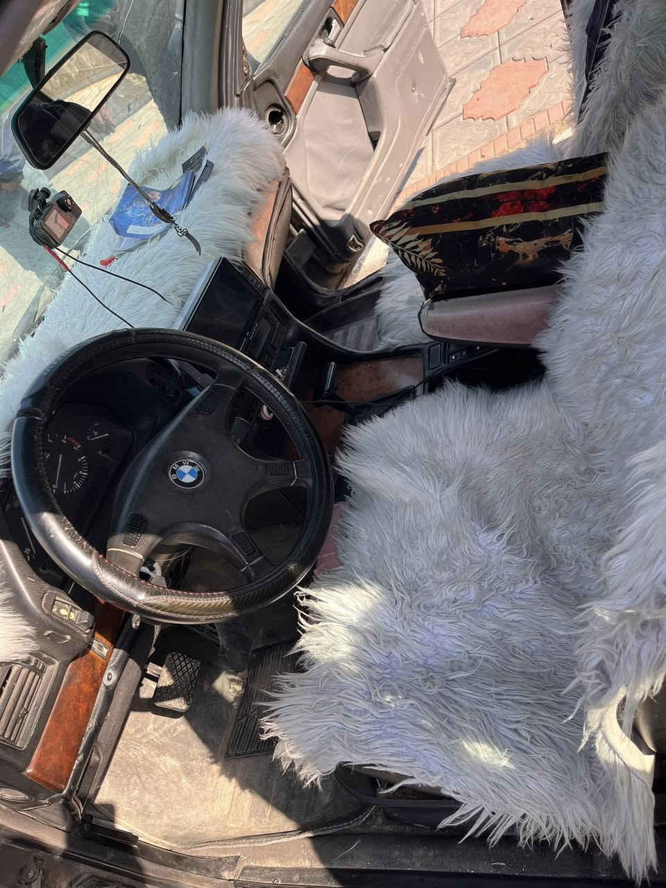 سلام عليكم 735 للبيع تواصل مع صاحب السياره ***********. مكانها بغداد
