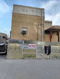 نصف قطعه 72 متر ركن مربعه للبيع طابق اول ديوانيه وغرفه ومطبخ وصحيات طا...