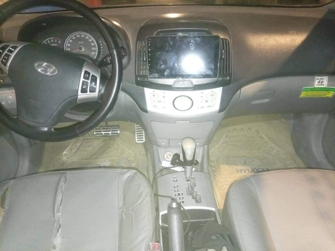 سلام عليكم سيارة ادوات كصة جنطة فول مواصفات ما عدا الفتحة رقم بغداد السعر ٣٧ وبيهه مجال العنوان بصره ***********
