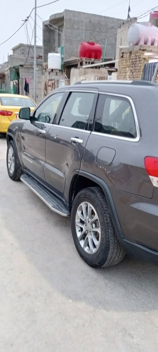 سلام عليكم جيب وارد امريكي ٢٠١٥ لمتد ماشيه ١٢١ الف ميل صور سونار موجود بل كوت اتصل على الرقم ‏‪***********‬‏ مكلف بل نشر السعر 175ورقه وبيه مجال
