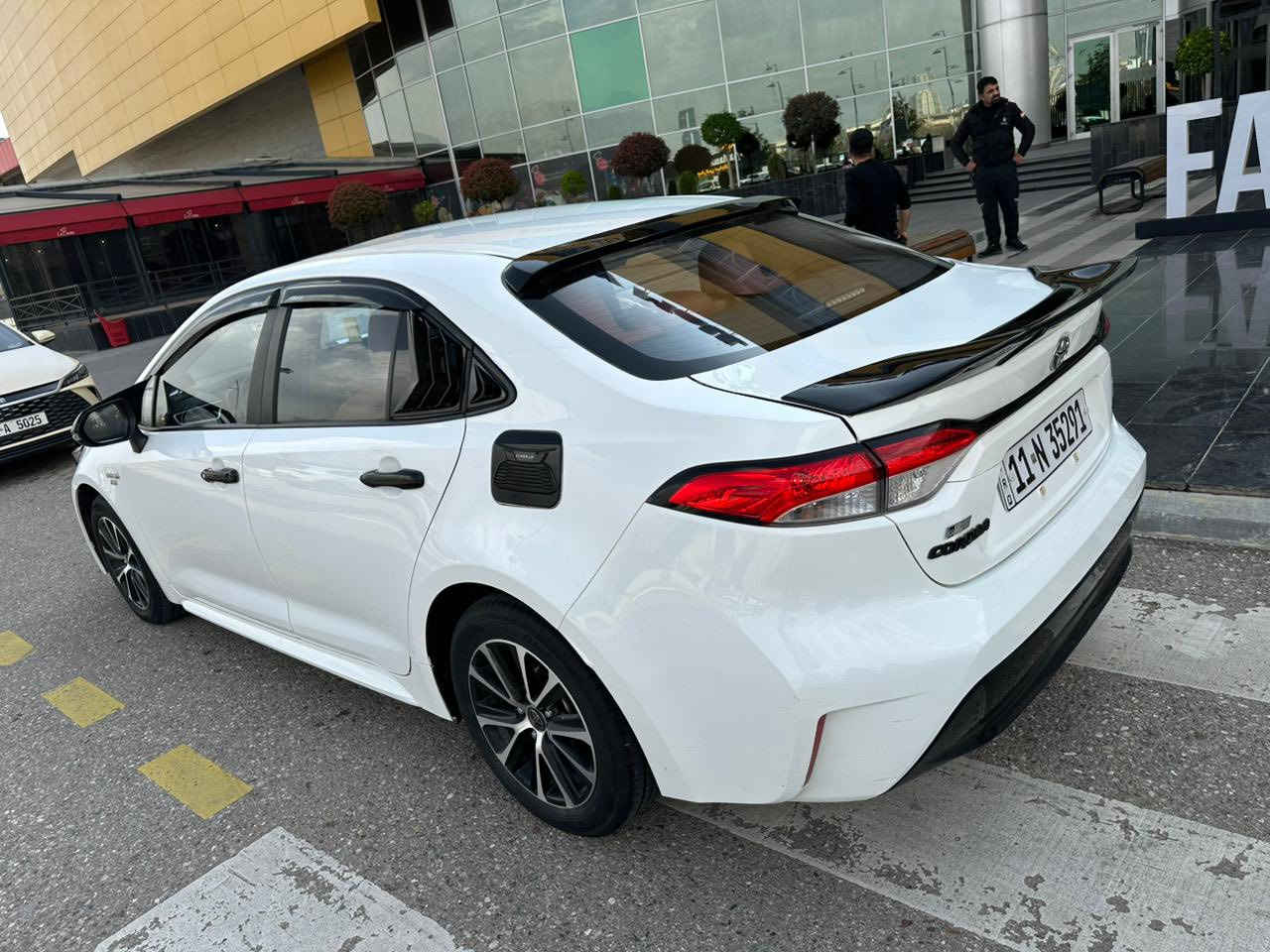 للبيع كورلا خليجي شكل امريكيLE
0772197693
السعر 112 بيها مجال
موديل 2023 
كلين بدون صبغ 
تحكم ستيرن 
كاميرا خلفي 
ويل كب بلادي 
تايرات جديد 
صدر جديد 
لايتات بلادي 
رقم سنويه جديد تحويل ثاني يوم 
بلاد هايبرد محور بنزين كير ومحرك 
تحوير درجة اولى 
مكان السياره ديالى خانقين


**إذا كنت صاحب هذا الإعلان وتريد حذفه لأي سبب، رجاءا أرسل رسالة إلى الدعم الفني**