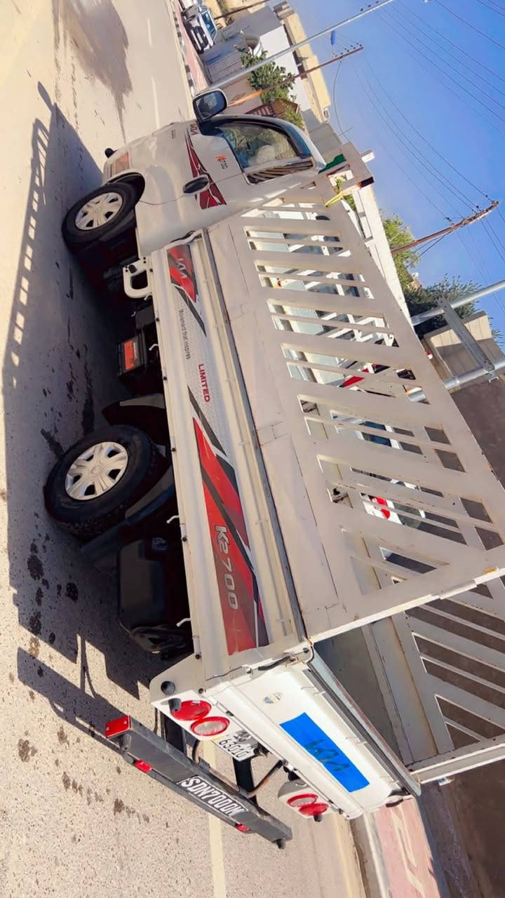 السلام عليكم سياره 2023 مكفوله ماشيه 80 الف مكان كربلاء باسمي السيارة بعدها زيرو تبديل دهن مره وحده فقط السعر 152 وبيه مجال الاتصال ع الرق***********
