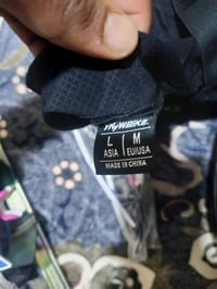 ملابس • للبيع • تواصل خاص