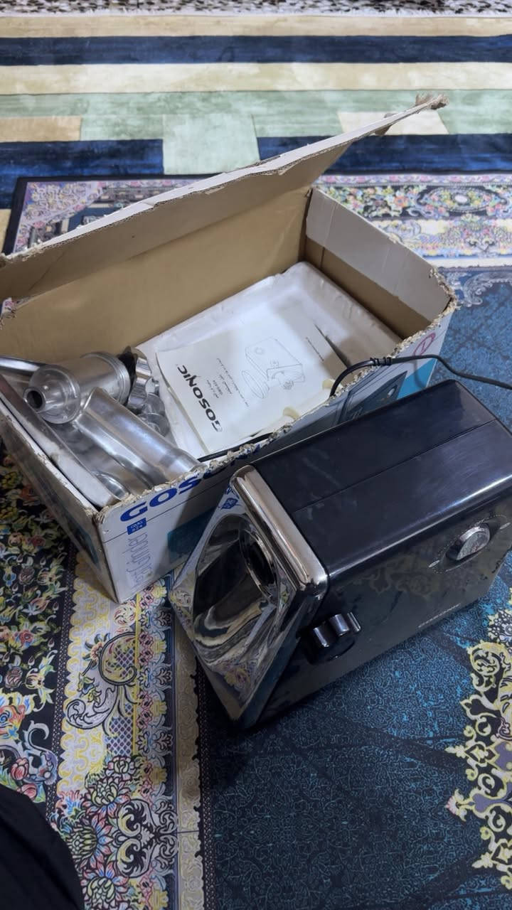 السلام عليكم :

مثرامة مال لحم وتستخدم للكبه والتمن بعدهة جديده ما مستخدمه مثل مموضح بالصور كامل ملحقات وياهة السعر (٧٠) وبيهة مجال ( يوجد توصيل)

***********
