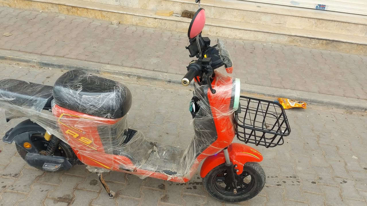 السلام عليكم شباب دراجه شحن R9 كفاله عامه  موديل2026 بطاريات 32امبير يعني انسى الشحن و5بطاريات دراجه مانقصها برغي وغراضها موجودات كلها شغاله اشاير ولدات ولايت عالي ناصي وهورن السعر 500 ومناسب بالنسبه لنضافتها مكاني نجف الاشرف


**إذا كنت صاحب هذا الإعلان وتريد حذفه لأي سبب، رجاءا أرسل رسالة إلى الدعم الفني**