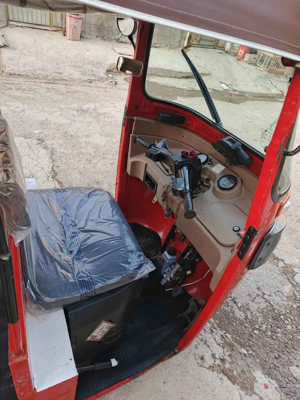 تكتك موديل 2018 نضيفه 
مكاني الرئاسه شارع عشرين 
رقم الهاتف ***********
