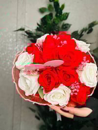 ️🌹 بوكي ورد عيد الحب… لما الورد يحچي عنك 🌹❤️ مو كل كلام ينكال 🌹💌 وبوكي...