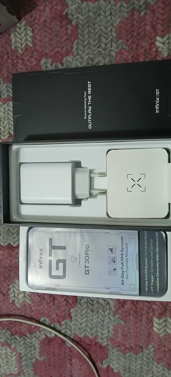 انفنكس GT 30 Pro كيمك  مفووول مواصفات
نضيفه  ستعمال يومين وبي ضمان شركه 6اشهر
ذكره 256
عشوائيه 24
سعر ٣٥٠ وبي مجال 
***********
