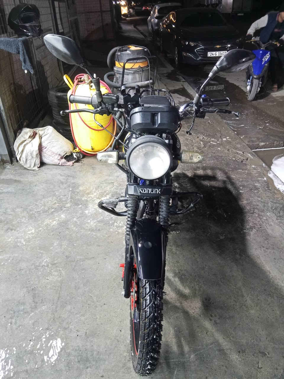 دراجة سونلك موديل 24 ممفتوحة سويت حادث وردت ابيعه سعرهة 500الف
مكان بغداد غزالية ***********
