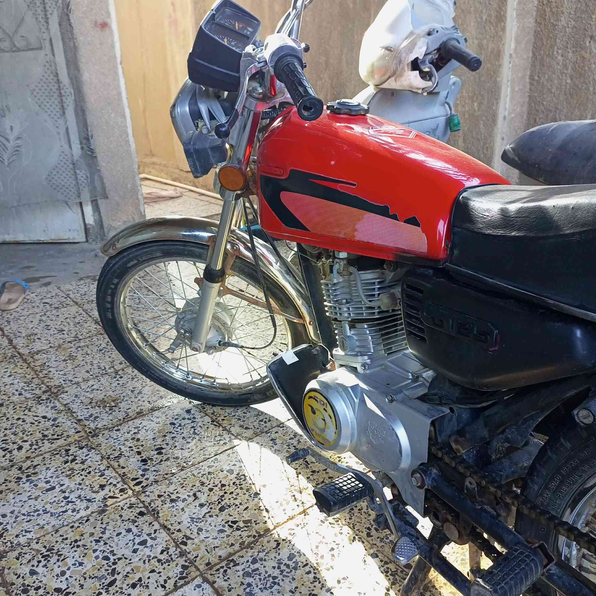 السلام عليكم دراجه ل بيع نضيفه موديل 2021.  مجفته مره وحده  نقصه اشاير وباتري  فقط
و اوراقه أصوليه  كامله 
والسعر 400وبيه مجال 

***********
