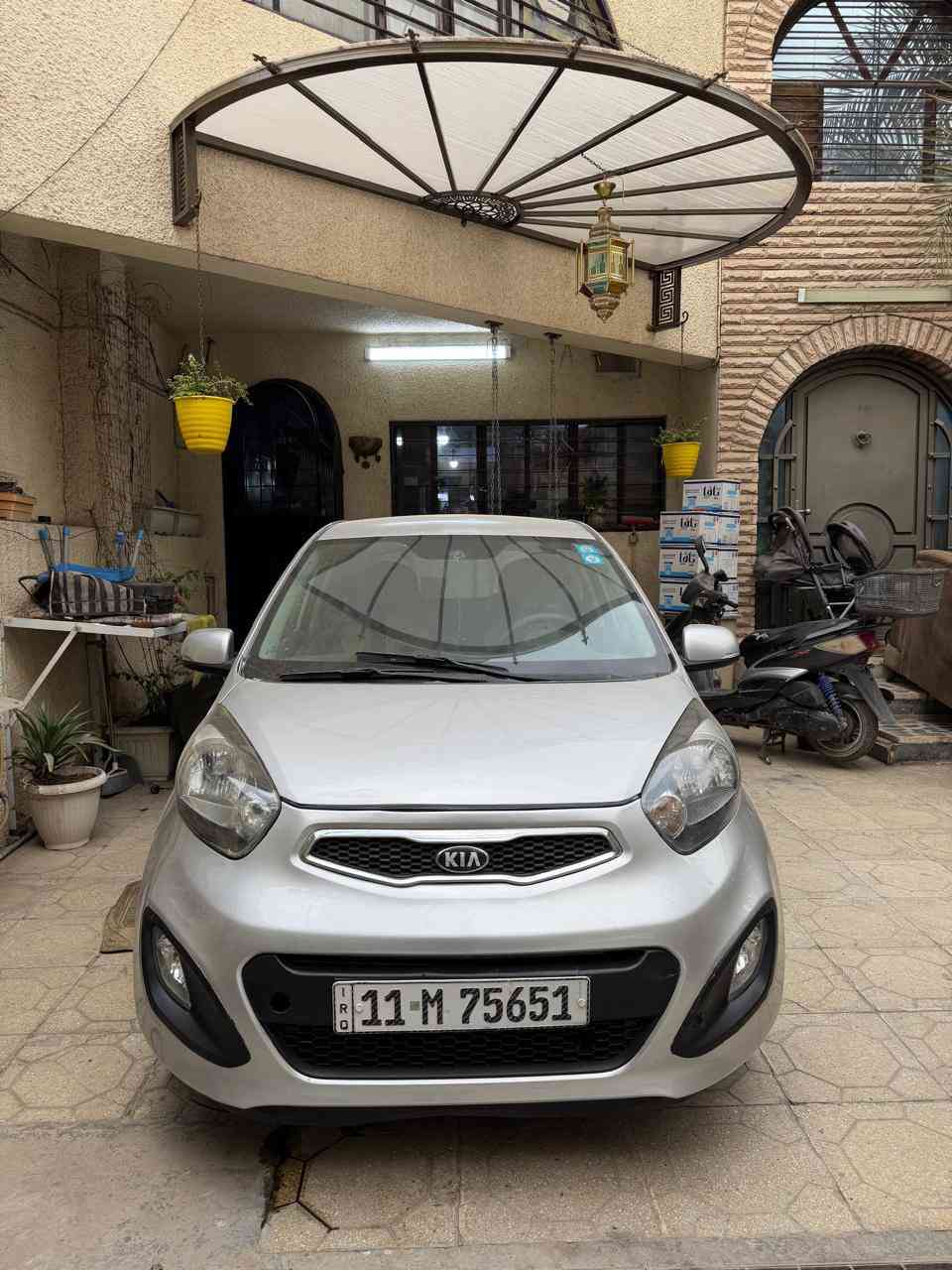 سلام عليكم من رخصت الادمن المحترم 
بيكانتو للبيع مديل ١٤ سياره جاهزه من كلشي 
كير مكينه تبريد تخم تاير محرك ٤سرندر 
بيها صبغ حزام بدون دواخل جارده
رقم جديده تحويل مباشر مكان 
سياره بغداد السعر ٧٠ 
***********
