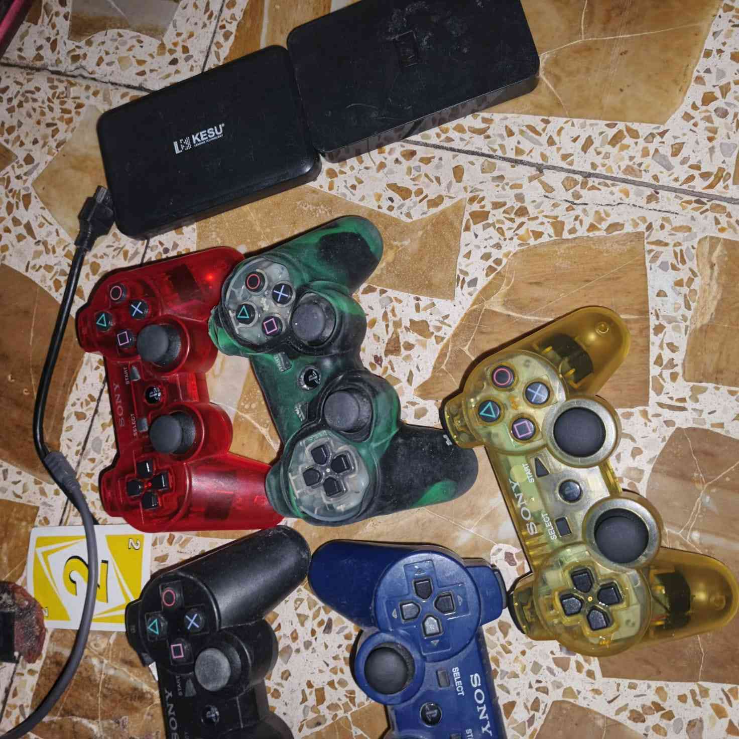 للبيع بلي ثري سلم ويا هاردين هارد واحد بي 55لعبه مع 5يدات وكيبل شحن السعر 90الف ***********واتساب أو مازنجر
