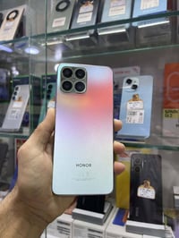 هونر X8 الذاكره 128 عشوئيه 6 بطاريه5000 شاحن فائق السرعه35واط جهاز مكف...