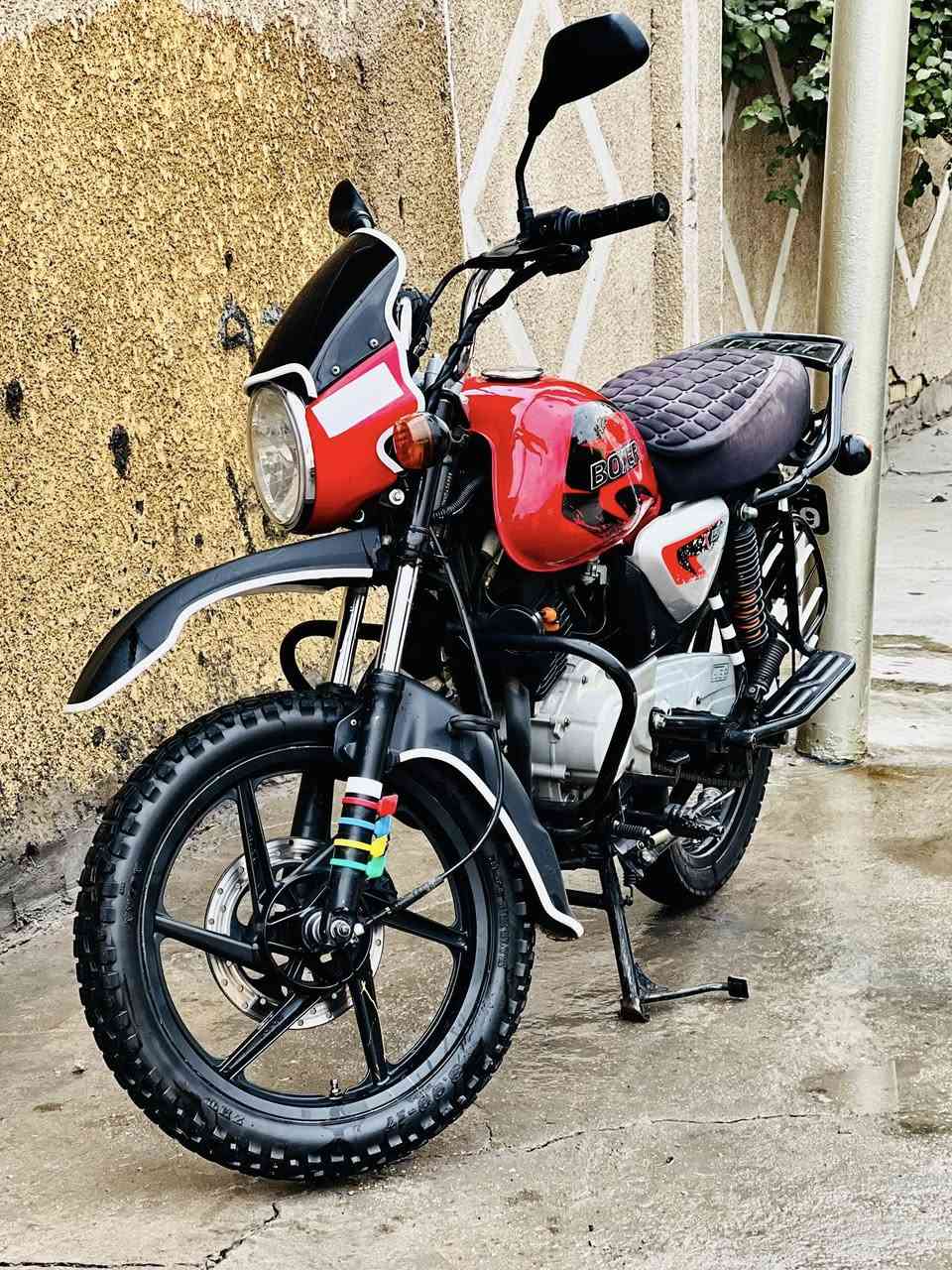 السلام عليكم بوكسر جبلي موديل 2022 اوراق كامله شرط الترقيم دراجه كامله خير من الله السعر مليون او 200 او بيهه مجال بسيط العنوان بغداد تقاطع درويش الرقم ***********
