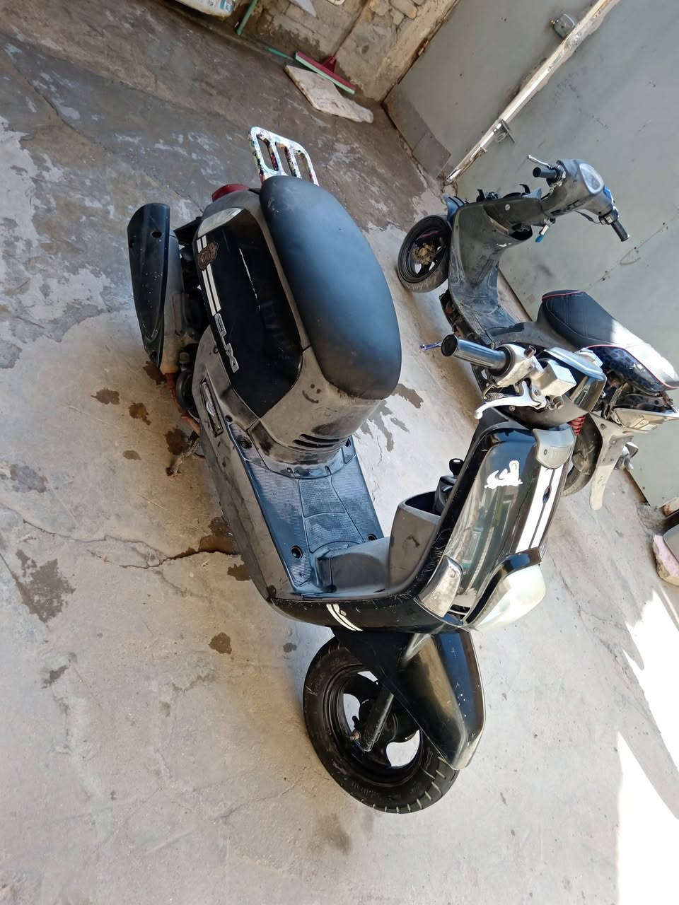 بوليس للبيع مكفوله كلها شغاله وبلادي مابيه اي نقص ممفتوحه ناعمه وحلوه السعر ب475 وبيها مجال المكان حله قرب جسر الثوره ***********
