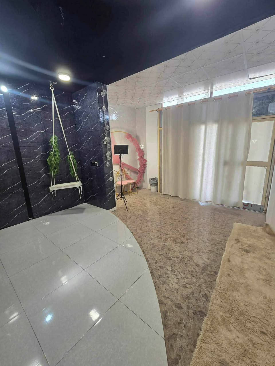 على بركة الله 🏠 
*دار للبيع - شغل درجة أولى*  
*الموقع*: الشارع الفاصل بين حي العسكري وحي الشرطة  
*المساحة*: 200 متر  
*الطوابق*: طابقين

موقع مميز وبناء راقي.

للاستفسار: راسل الصفحة أو اتصل.***********

#بيوت_للبيع #حي_العسكري #حي_الشرطة #عقارات_الديوانية
