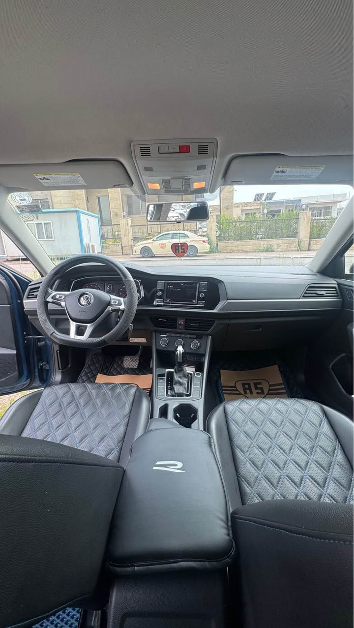 ***********
Jetta/S-2020
جیتا ٢٠٢٠ 
مواسەفات S
پشت و پێش کەپس 
بێ ئێرباگ بێ ژورێ
٧٥ هەزار مایل ڕۆیشتیە
کوشن جلد (صباح سپۆرت)
سێ مۆد لێخوڕین
ڕادار پێش و تەنیشت
مەکینە ١٤ تۆربۆ ئیقتیسادی
سوکان تەحەکوم
گێر مەکینە کارەبایی بە شەرت
هەموو شتەک بە شەرتی فەحس و سۆنەر 

3VWCB7BU2LM074146
 نرخی ١٢٧ وەرەقە و مەجالەکی برایانە
ناونیشان هەولێر
*********** أربيل, العراق
