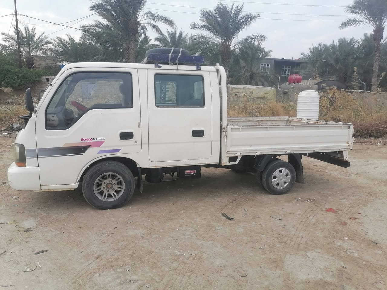 للبيع كيا دبل رقم جديد سنوية بسمي الئ ٢٩ كير محرك اكسن حدادية شرط رقم الشاصي ضعيف  تايرات الخلفي جديد إلامامي نص عمر السعر ٦٥ بيها مجال بسيط المكان السماوة الوركاء ***********
