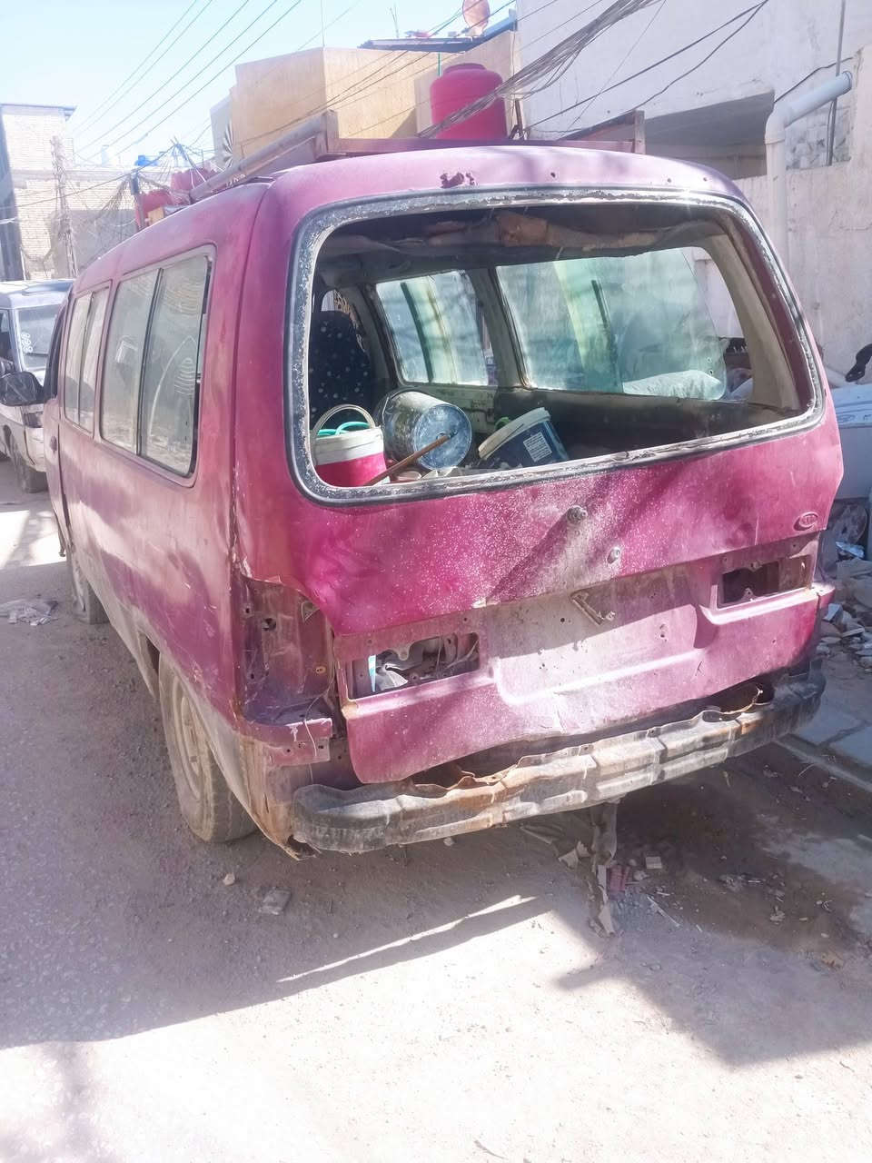 السلام عليكم سياره بريجو للبيع بدون مالك متعهد عن السرقه وغيرها مكينه بيه بخار سياره شغاله العسر 10ورقات بيه مجال مكان السياره نجف حي العسكري الاتصال رقم الهاتف ***********
