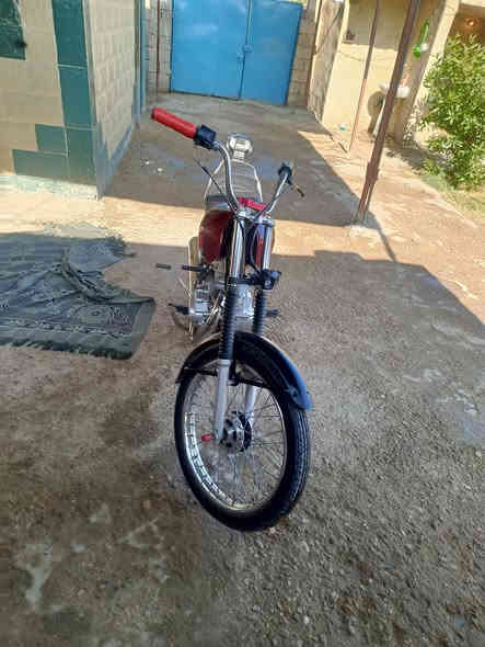 سلام عليكم دراجة نامه شلامجه اصلي تعمير الشاصي موديل (2023) اوراق اصلي مكينه موديل (24) غراضه كله نامه اصلي مكينه خرسه ما مفتوحه شوفت عينك دراجة احله من الصور شلعه ومعدل خير من الله دراجة جاهزه  للخير السعر (650) وبيه مجال الشراي يتصل (***********) مكاني بابل قضاء المحاويل
