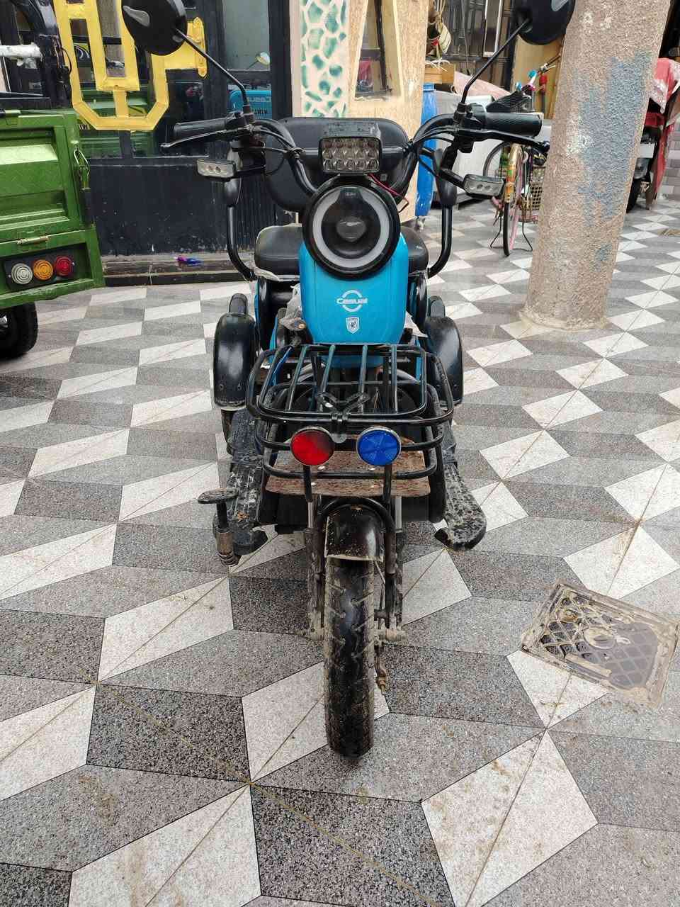 السلام عليكم ورحمة الله وبركاته  جديده ابو غريب الحصوه
دراجه للبيع     700الف   ***********
