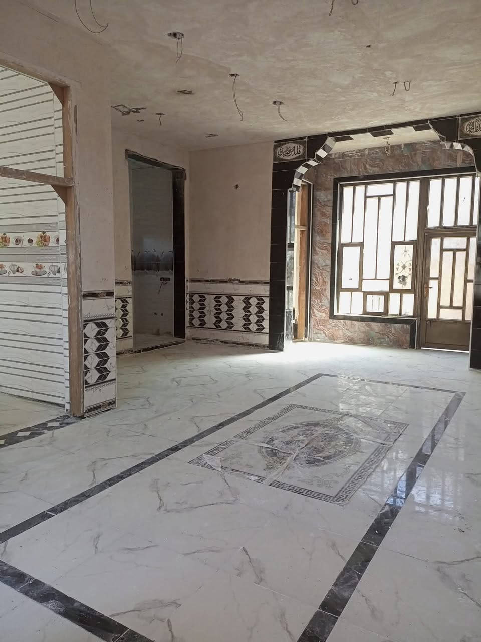 خلفه سيراميك وارضيات وتغليف وجهات حجرومرمروفوم وشغل درجه اوله وللتواصل على لخاص ولاتصال على رقم *********** ديوانيه مركز ملاحضه ضغيره ليعنده واجه مغلفه حجرويريدواحديجليه يدلل
