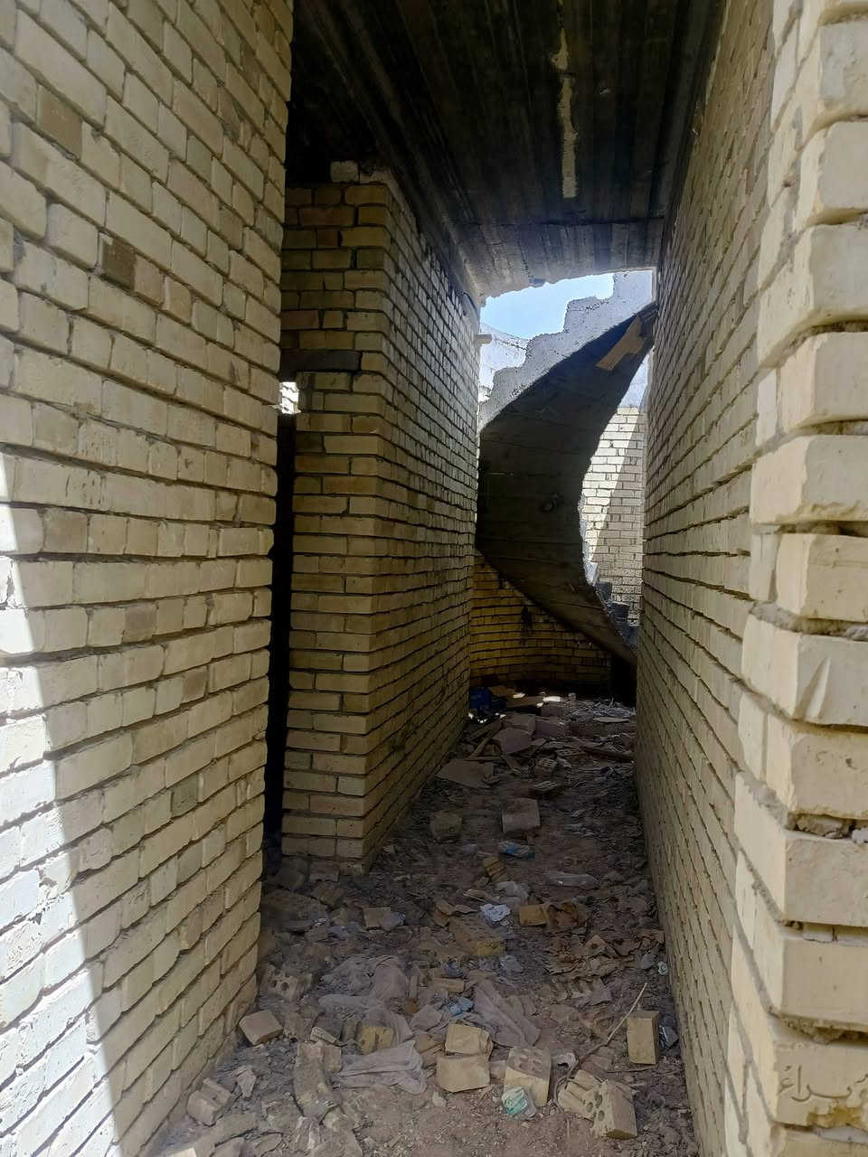 هيكل للبيع 150طابو زراعي سند 25 متر بناء درجة اولى طابوق جمهوري صب جسور غرفه وصاله واستقبال  ومطبخ وصحيات عدد 2  
كافه الخدمات شارع تبليط ماء كهرباء 

شارع المعمل  اسواق حسين الجبوري قرب جامع الخزاعل 
السعر 36 وبي مجال 
للتواصل *********** ( واستاب)
