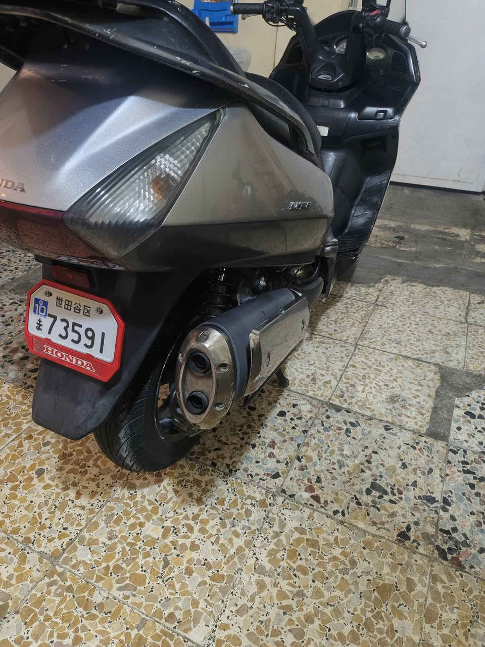 سلفر ونج 600 اوفر مكينة مكفولة
زنون عالي وناصي اصلي 
سستم اصلي q
قايش جديد 
دراجة خير من الله مال جناي
سعر 16 ورقة وبيهة مجال
بكاني رشاد 
رقم  ***********
