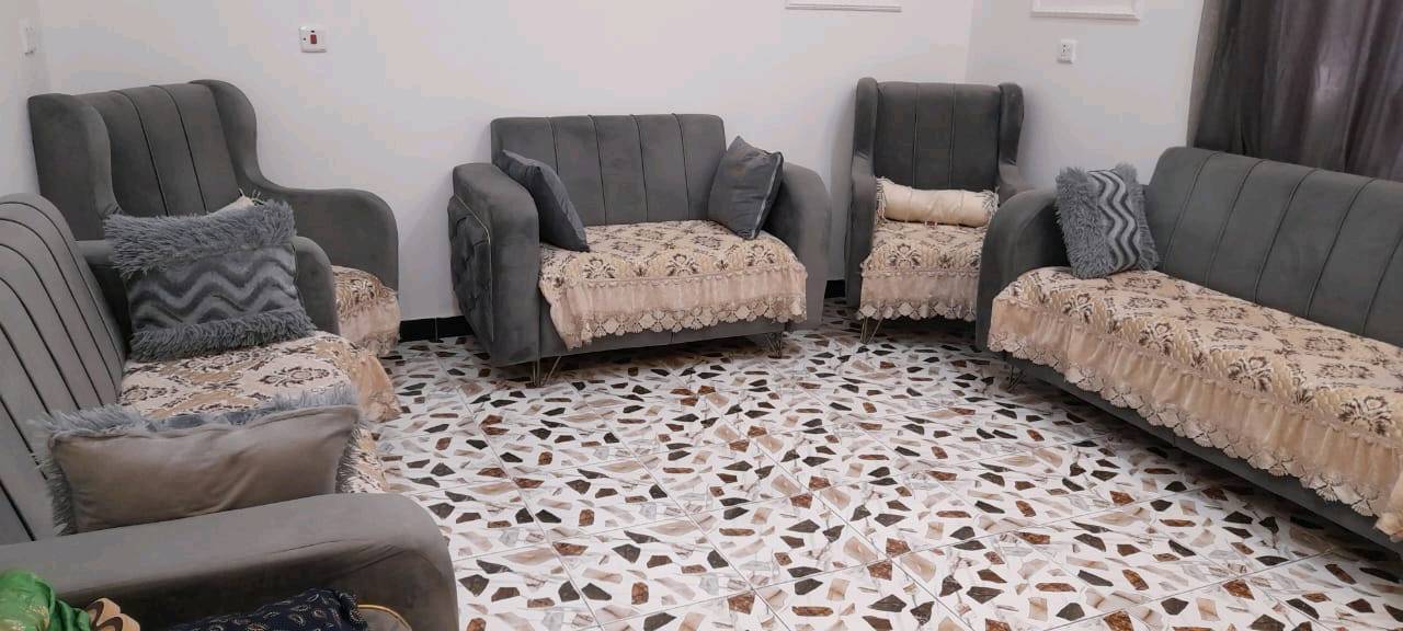 تخم ١٠ مقاعد السعر 220 الف وبيه مجال بسيط
مكان بغداد - حي العامل للاستفسار على رقم واتساب ***********