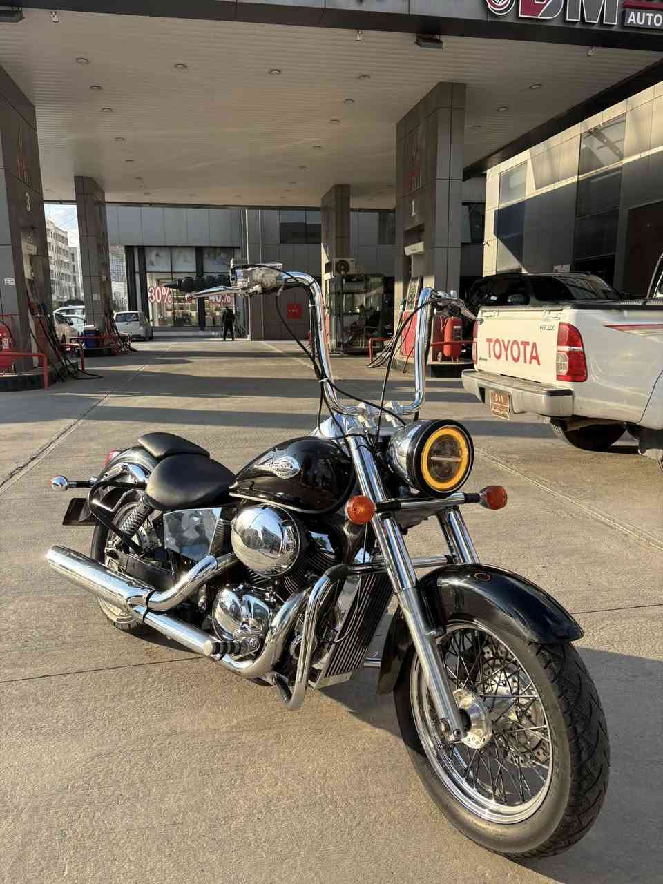 Honda shadow 400cc 
هارلى هوندة شادو دراجة مكفولة كفالة عامة 
محرك ✅
مكينة ✅
كاهرةبايات✅
مكفول تار لى تاير بشةرت 
بنسبة سعر  16$ وةرةقو بي مةجال بسيت 
*********** 
وتساب بى ها
مةكانى بل أربل
